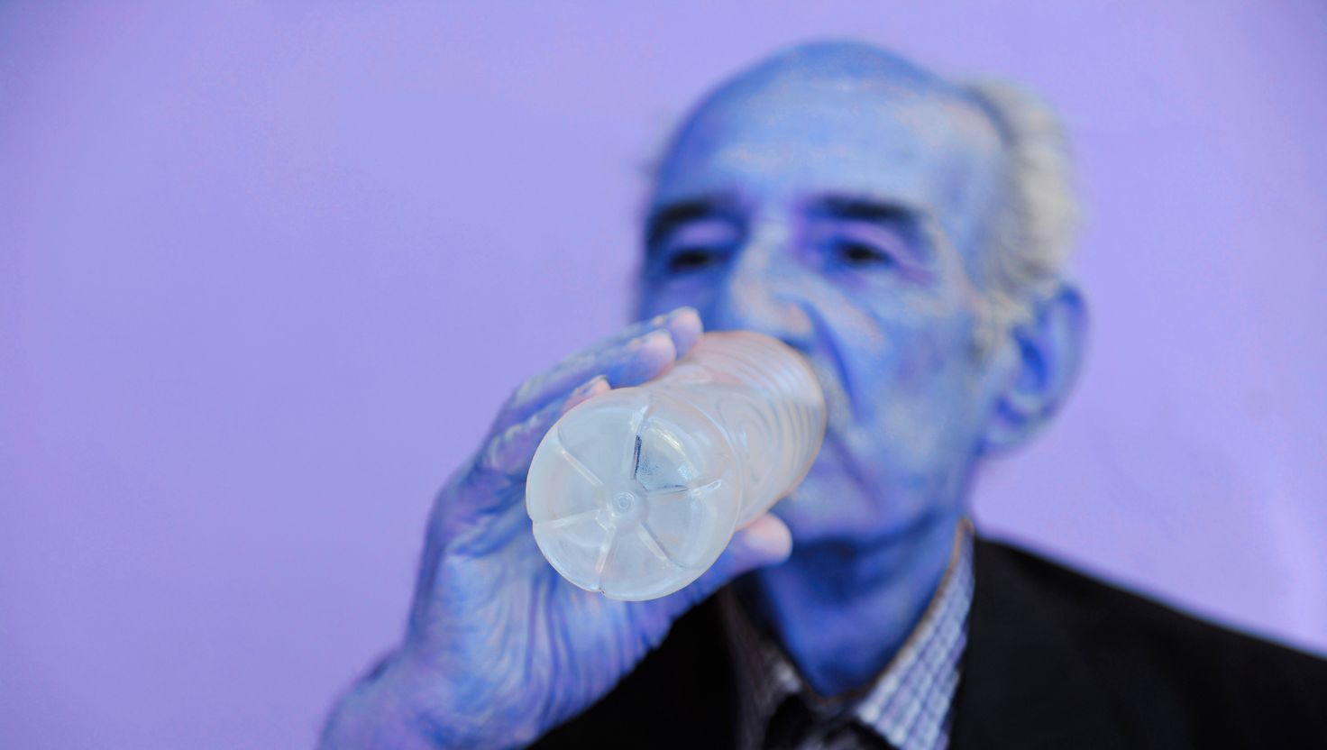 Recognizing signs of dehydration in seniors